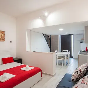 Casa Euripide , Syracuse Italy